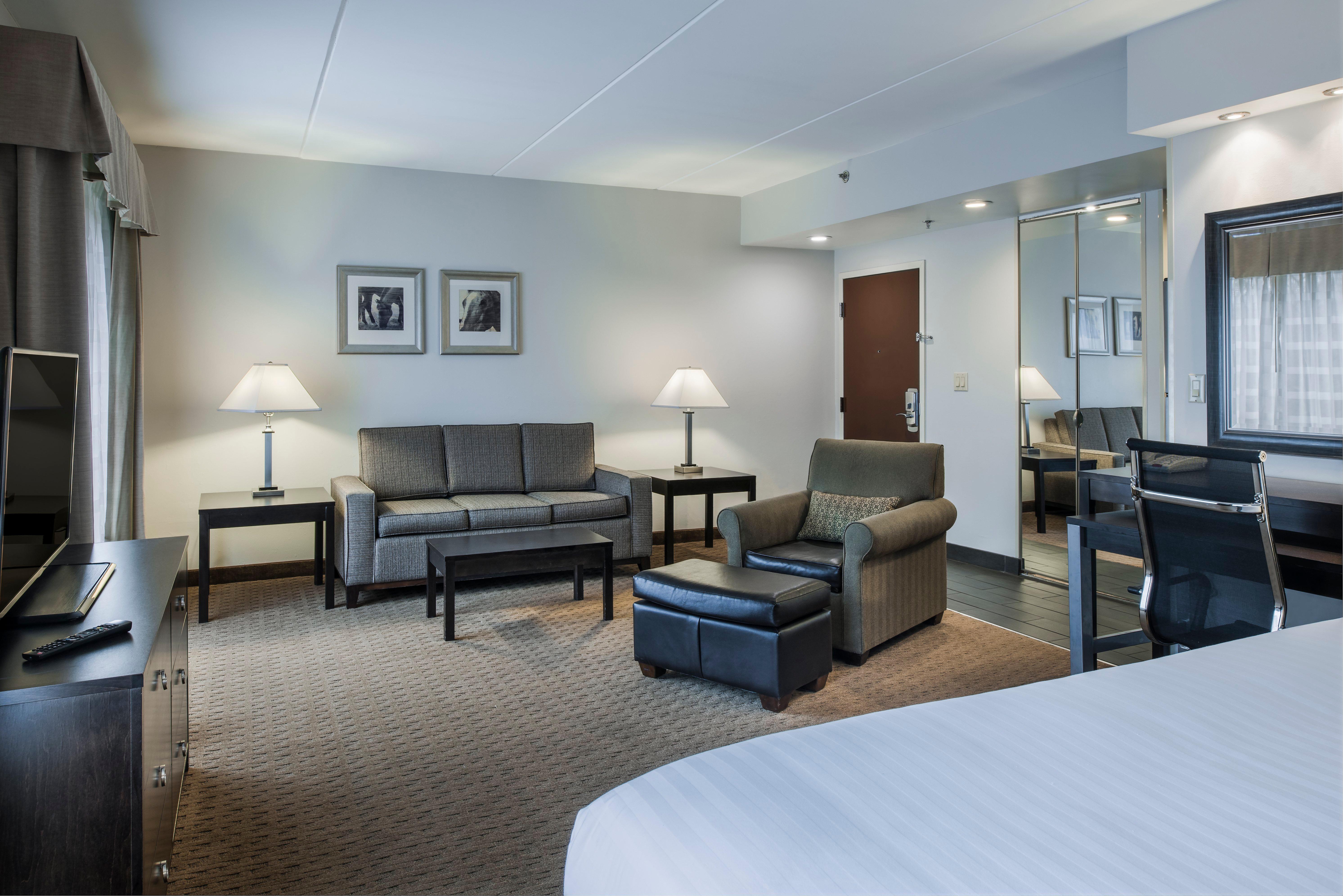Holiday Inn Express & Suites Laurel Lakes By Ihg Exterior photo