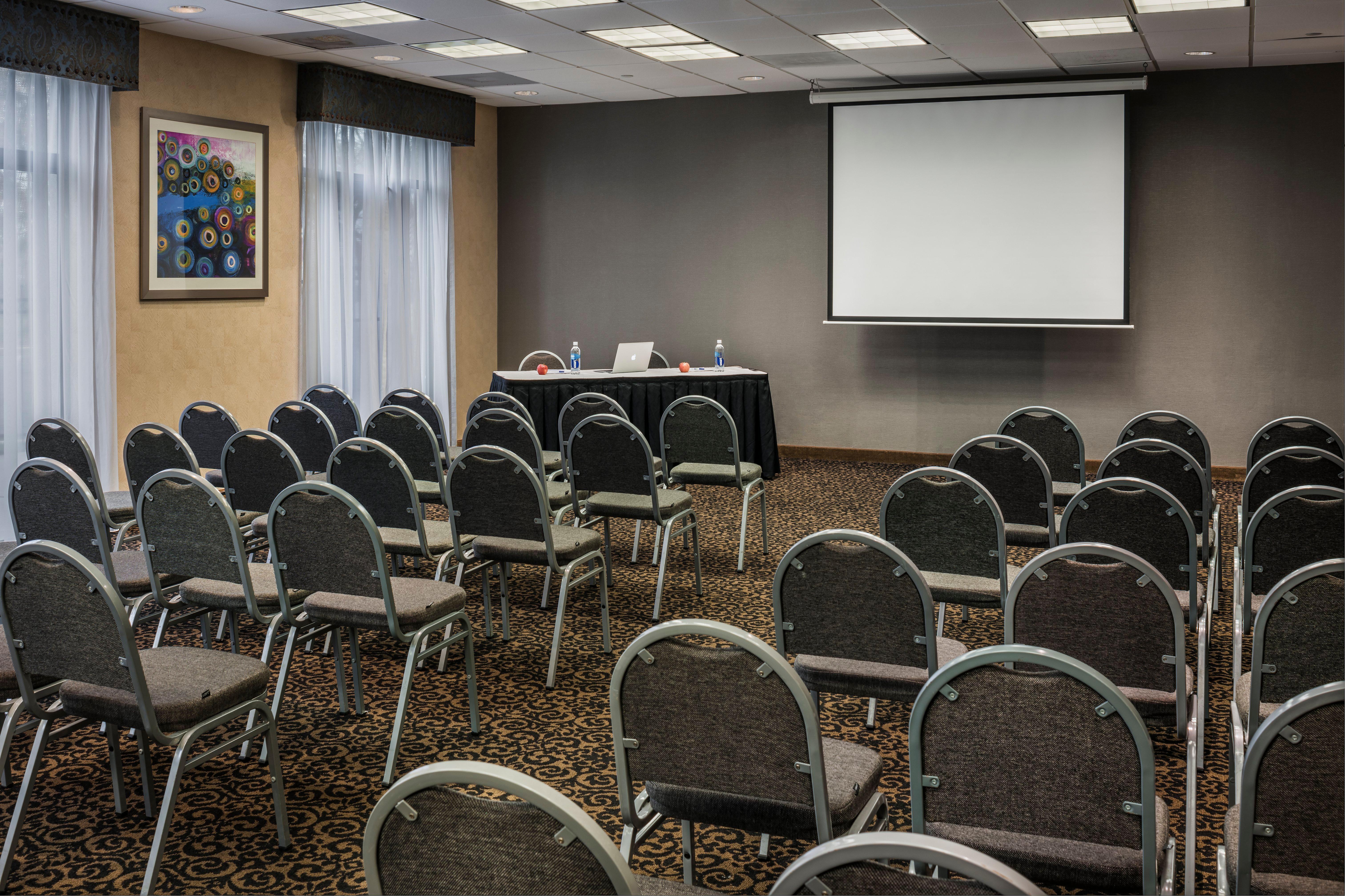 Holiday Inn Express & Suites Laurel Lakes By Ihg Exterior photo
